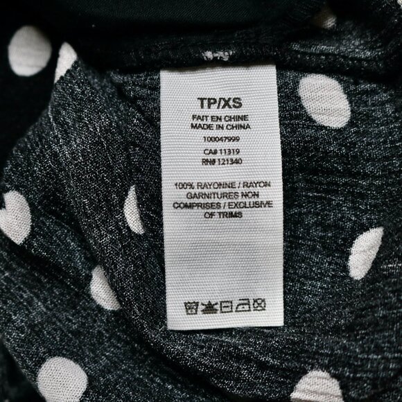 Garage Women's Ruffled White and Black Polka Dot Shorts, size Extra Small - Picture 8 of 9